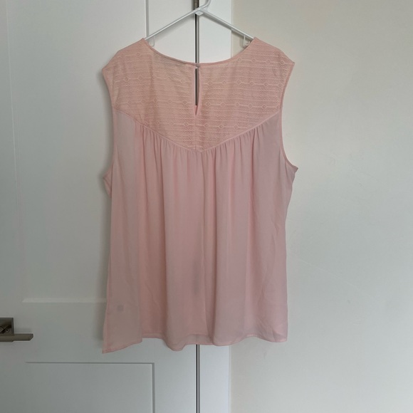 Light Pink Dainty Plus Size 22W Sleeveless Blouse - Picture 2 of 5